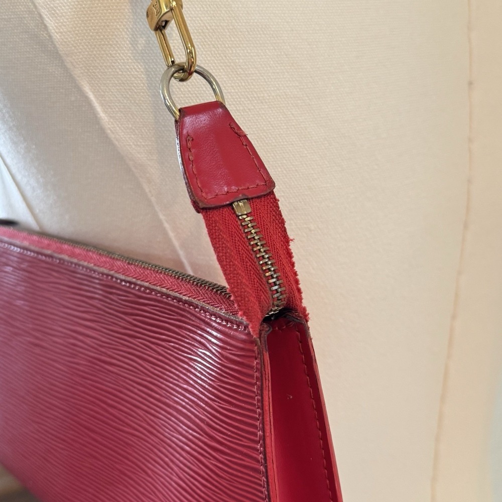 Vintage Louis Vuitton Epi Pochette Accessories Red Leather Clutch France - Picture 14 of 16